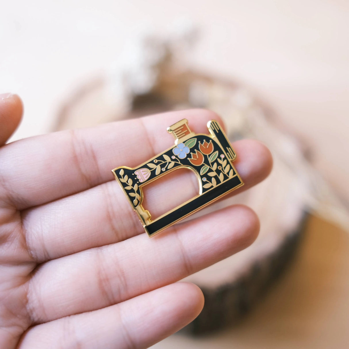 Sewing Machine (Black) Enamel Pin