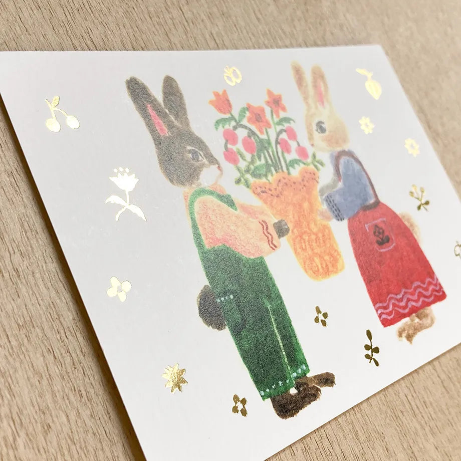 The gold foil stamping on the entire postcard shines brightly.
Full color printing is also applied to the back side.
It is also recommended to accompany gifts to loved ones or display them as an interior decoration in your room.
4 in x 6 in
Includes 1 post card