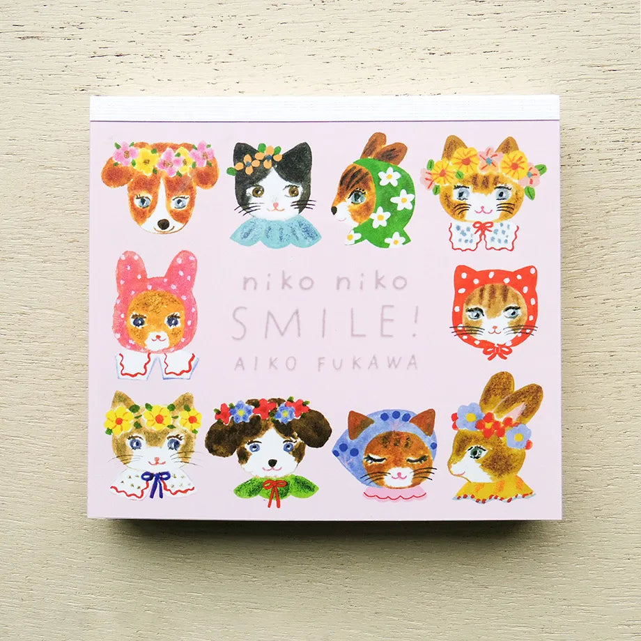 Smiling cats and rabbits are very cute block notes.
If you use it in a message or letter, the person who receives the note will surely smile.
Pack of 120 sheets that can be used every day. Another point is that it is made of firm and thick paper, so it does not transfer to the back. Please use it not only as a memo, but also as a card to accompany the gift.