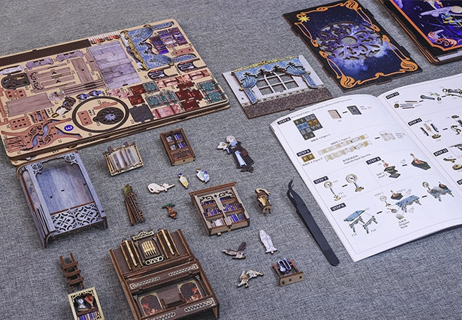 Book Nook Kit: Nebula Common Room with Dust Cover