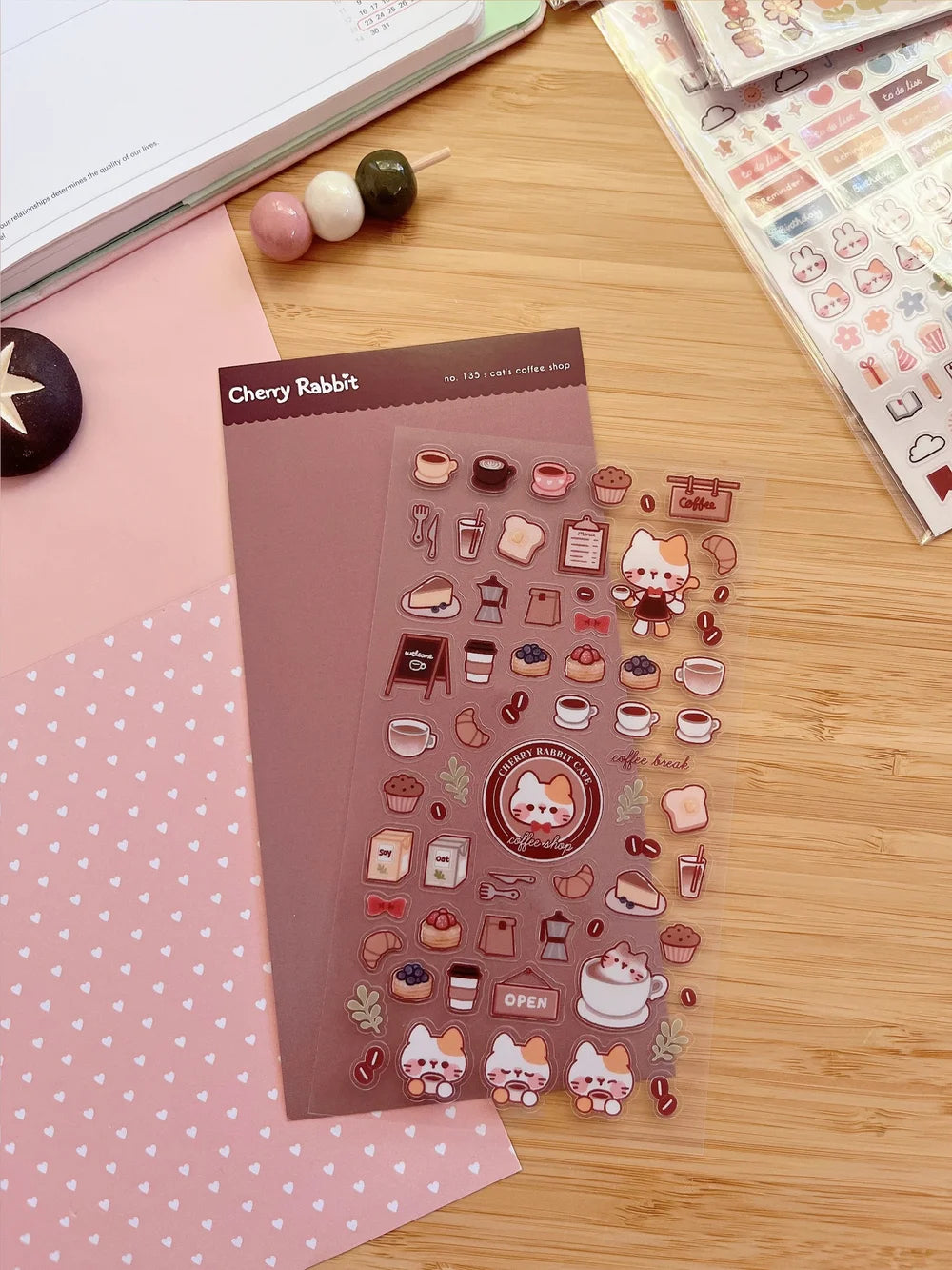 Clear transparent stickers! Decorate your planner / diary with these little stickers of a cat’s coffee shop ☕🐈✨
Kiss cut sticker sheet
1 sheet
Sheet size: 9 x 18 cm
Material: Clear PET