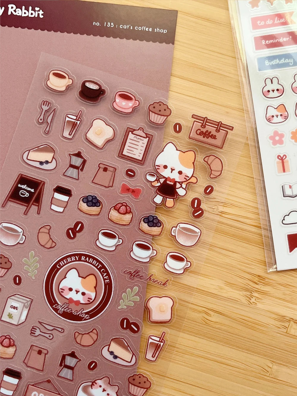 Clear transparent stickers! Decorate your planner / diary with these little stickers of a cat’s coffee shop ☕🐈✨
Kiss cut sticker sheet
1 sheet
Sheet size: 9 x 18 cm
Material: Clear PET