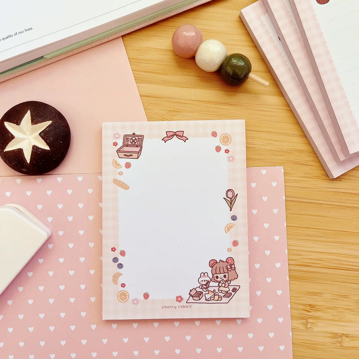 Write down your to do list, grocery list, plants to buy list… whatever kind of list you want! 📝✨
Tear-able sheets
50 sheets per pad
Size: 6.5 x 9 cm
Includes 1 memo pad