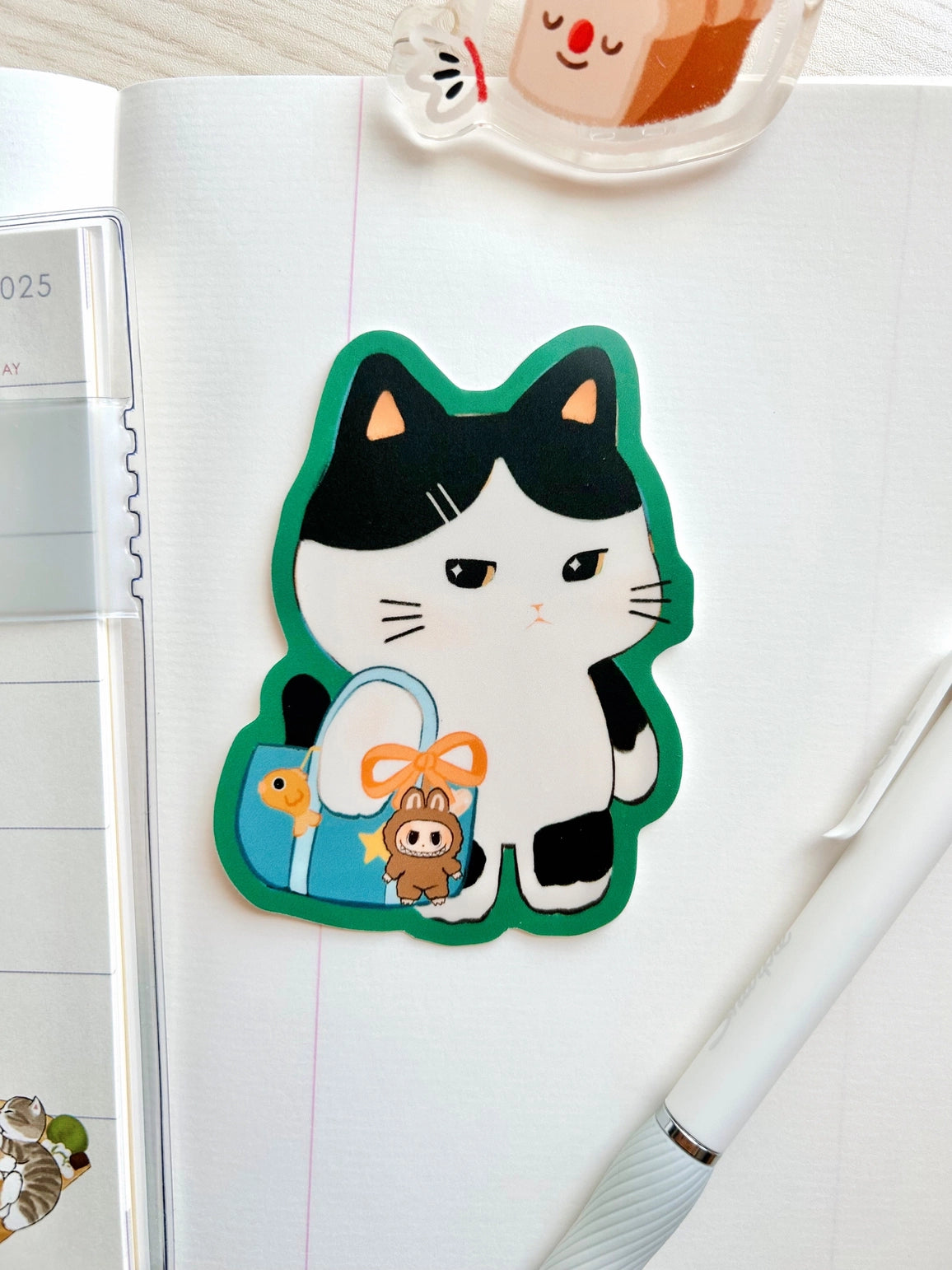 Chocolett - Kitty Labubu Vinyl Sticker
This sticker was made from a tough waterproof and weatherproof vinyl material.
approximately 3 x 3 inches big