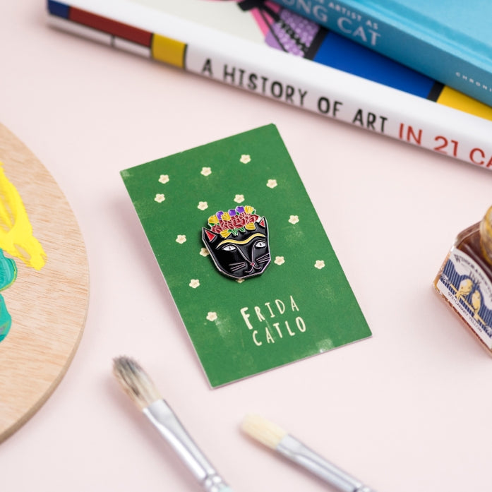 Pin de artista de gatos Frida Catlo