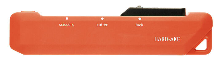 A handy pair of scissors with dual purposes!
Utilizes a sliding mechanism that doesn't require a covering.
By gently squeezing the handle and sliding it, you can instantly switch between "Cutter mode" and "Scissors mode" with one hand.
The "Cutter mode" allows opening cardboard boxes with the 3mm blade while the main blades are closed.
The "Scissors mode" allows cutting PP bands or clothing tags.
Allows easy opening by aligning the guide at the front of case to to cardboard box.
Features a strap hole f