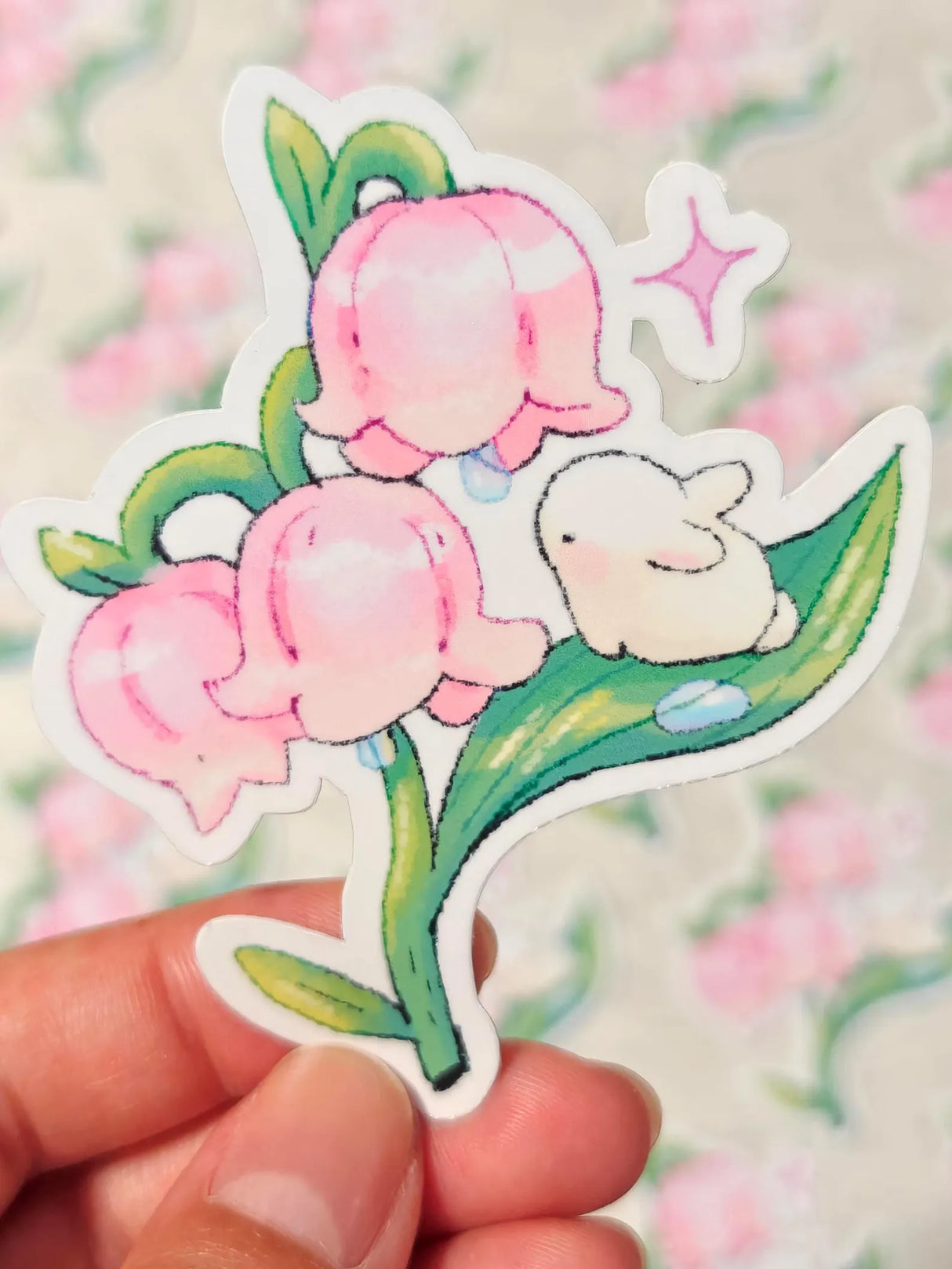This is a glossy vinyl die-cut paper sticker, illustrated and made in-house by me. It's waterproof and ideal for decorating hard surfaces like laptops, water bottles, and phone cases, adding a cute touch to your belongings.
Material: premium glossy waterproof vinyl