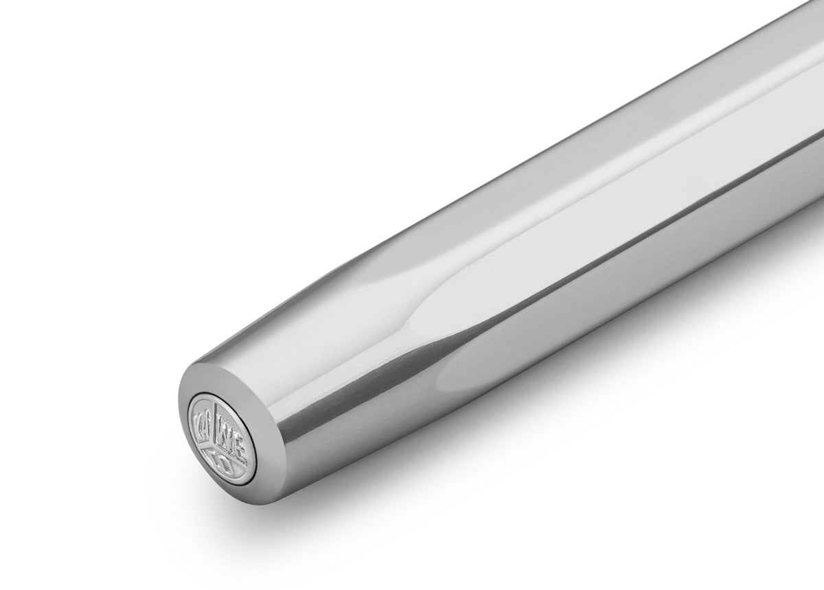 Thanks to the untreated aluminium, the AL Sport roller ball Raw quickly develops an individual patina.
The metallic body is made of high-quality aluminium and grants an unique haptic experience. Its fine surface imparts elegance.
The Kaweco Sport was created in 1911. The pocket-sized roller ball pen only measures 10.5 cm when closed, and grows to a standard size of 13 cm, when the cap is attached.
The invention of the rollerball made writing particularly easy and fluid. The ink flows continuously o