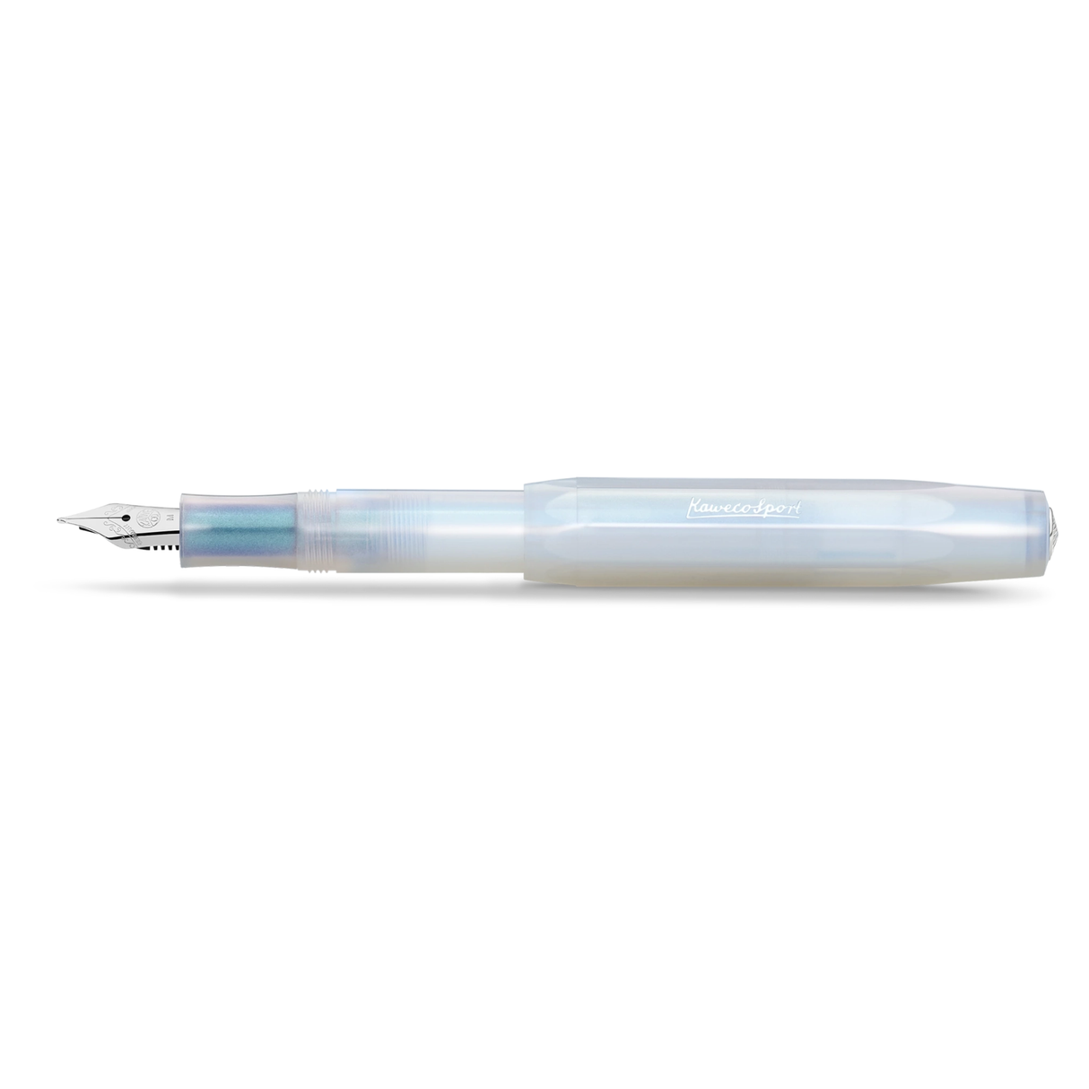 Kaweco LUNAR SPORT Fountain Pen - Light Blue
Mysterious as the moon
Houston, we have a new series: the new LUNAR SPORT takes its first steps into the Kaweco standard range. Now the series sparkles again in two more magical nuances: While our Shadow Blue is reminiscent of mysterious galaxy nebulae in the space depths, the Light Blue shines with its more subtle and gentle properties, like forget-me-nots in full bloom.
Both are imbued with an intriguing, iridescent color change that makes the blue and purple