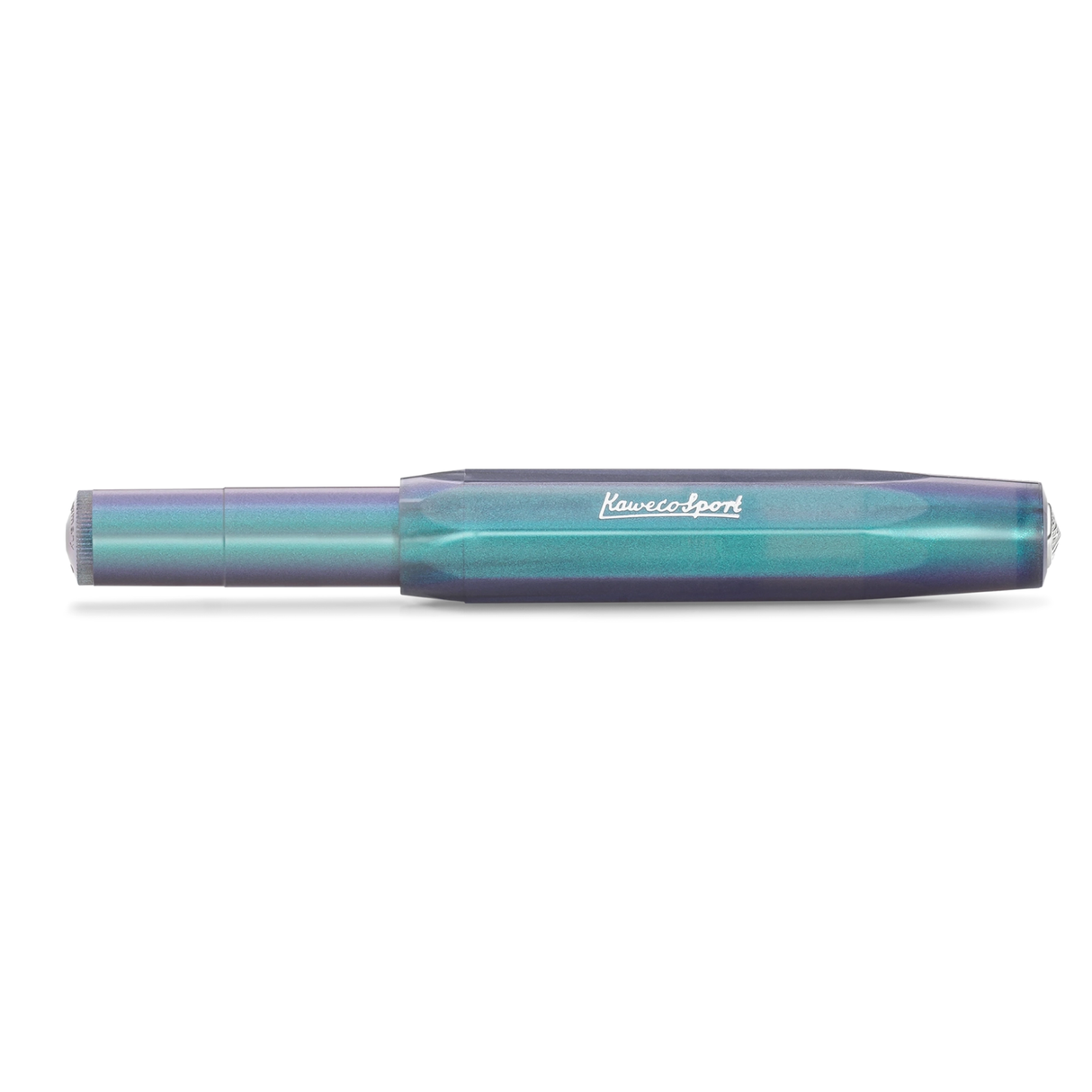 Mysterious as the moon
Houston, we have a new series: the new LUNAR SPORT takes its first steps into the Kaweco standard range. Now the series sparkles again in two more magical nuances: While our Shadow Blue is reminiscent of mysterious galaxy nebulae in the space depths, the Light Blue shines with its more subtle and gentle properties, like forget-me-nots in full bloom.
Both are imbued with an intriguing, iridescent color change that makes the blue and purple hues dance on the surface of the pencil, dep