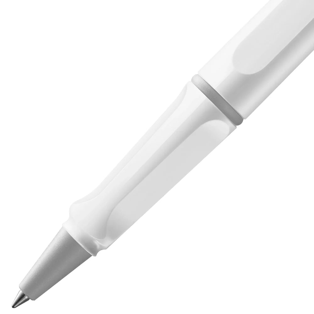 Fountain pen, icon, global success: the LAMY safari has been a beloved classic since its introduction in the 1980s and enjoys a cult status untypical for a writing instrument. Countless colours and ever-changing special editions make hearts beat faster - whether for the pencil case or the carefully curated fountain pen collection.
The LAMY safari is more than the sum of its details: it is aesthetic, robust and individual. The distinctive, self-sprung clip keeps the writing instrument securely fastened in p