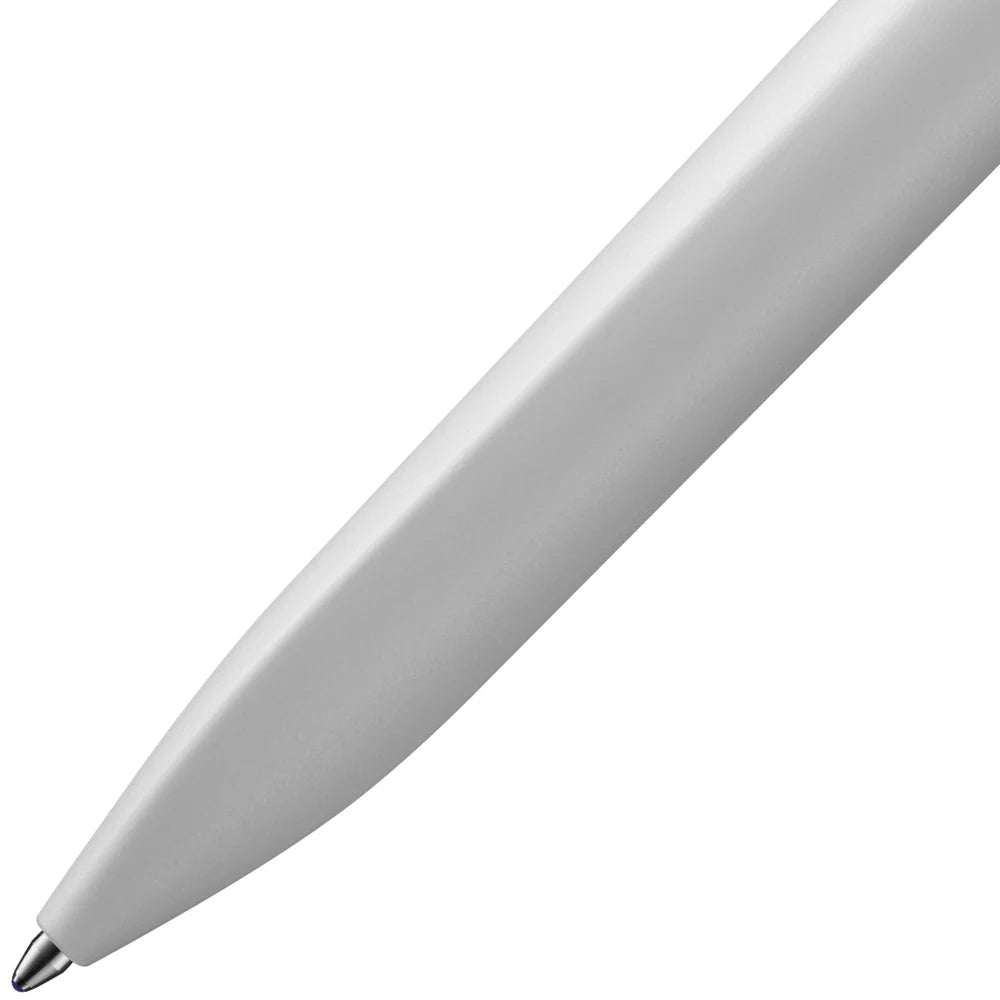 The LAMY xevo is the entry-level model into the world of LAMY design: the balanced body impresses with an imperceptible transition of the triangular shape of the grip into a circle. The finishing touch is a spring-loaded metal clip on a concave shape.
The smooth twist mechanism and the soft writing feel of the LAMY M 16 large-capacity refill are two further reasons why the LAMY xevo is high on the popularity scale of demanding frequent writers: the interplay of outstanding design and technical perfection r
