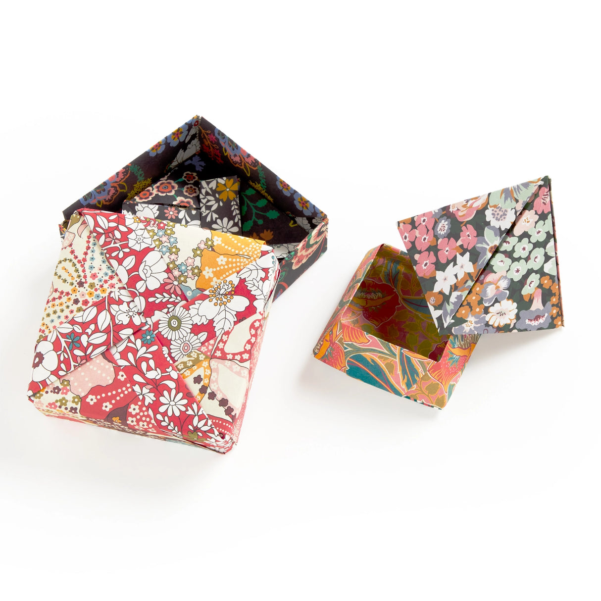 The Liberty Floral Origami Kit includes instructions for various origami folds, allowing you to create stunning paper creations adorned with timeless Liberty patterns. Whether you're a novice or an experienced folder, this kit offers an engaging and artistic experience. Perfect for lovers of both origami and Liberty prints, it provides endless opportunities for creative expression. The beautiful paper sheets are also great for crafting projects!