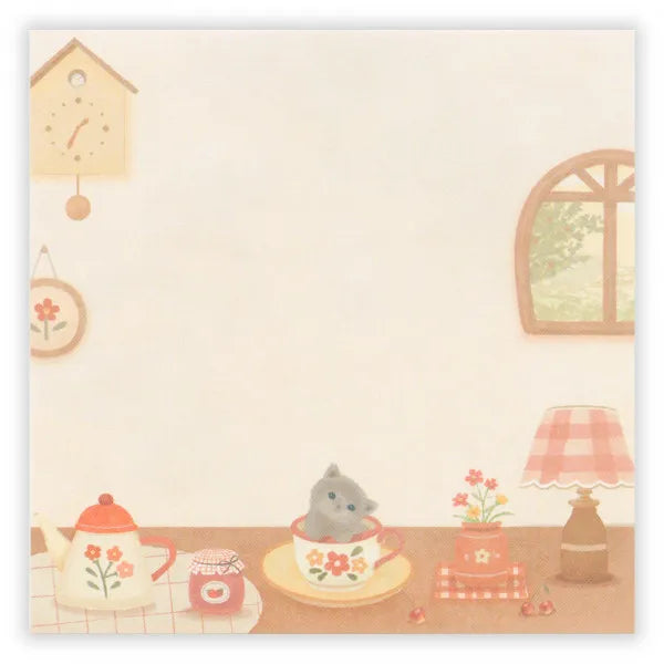 Relaxing Animals Day A note depicting each day of the animals living leisurely.
I drew a kitten relaxing in a warm room lined with teddy bears and pots.
It is a fun design that can be used according to your mood with two pattern assortments.
100 × 100 mm in height and 100 mm
2 patterns
80 Sheets