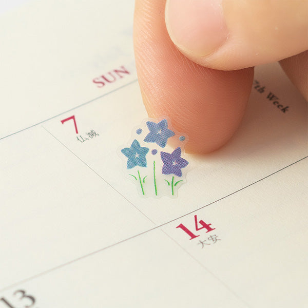 Midori Sticker Sheet - Seasonal Plants
The "Seasonal Sticker" is a sticker that allows you to feel the four seasons at a glance just by attaching it to your monthly block schedule. In addition to monthly blocks, you can also use it for weekly pages and diaries.