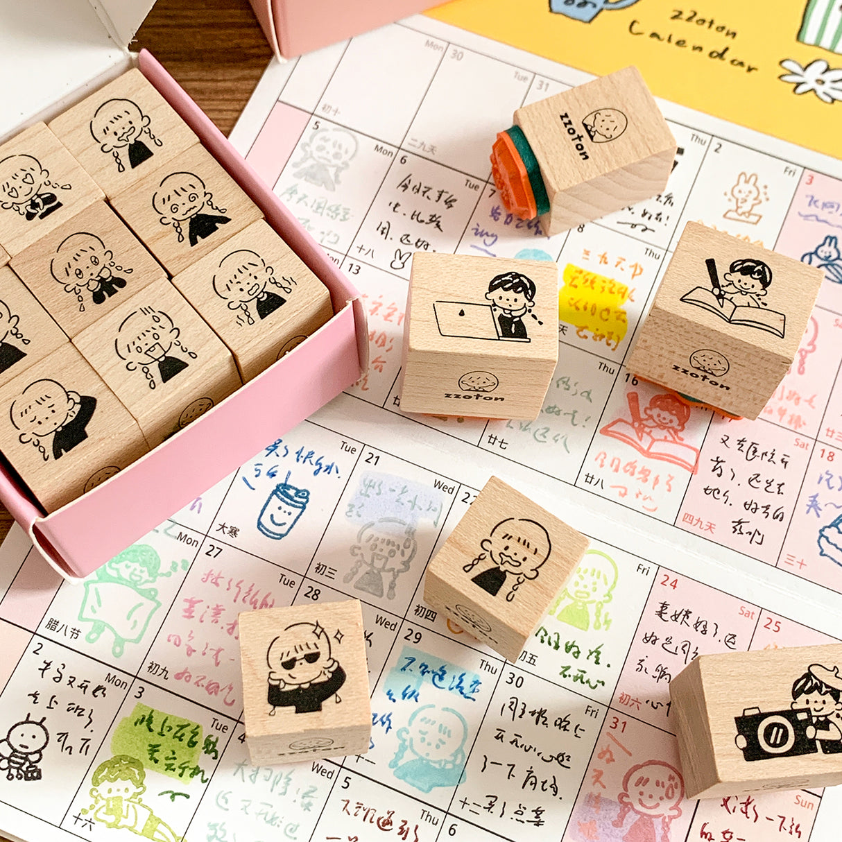 Molinta Stamp Set - Little Emoji 2nd Collection
This adorable set features 9 tiny expressive emoji‑style designs that bring fun, character, and a touch of whimsy to every page. Whether you're marking moods, highlighting important notes, or decorating spreads, these stamps make everyday planning feel more delightful.
Each stamp is approximately 15mm x 15 mm