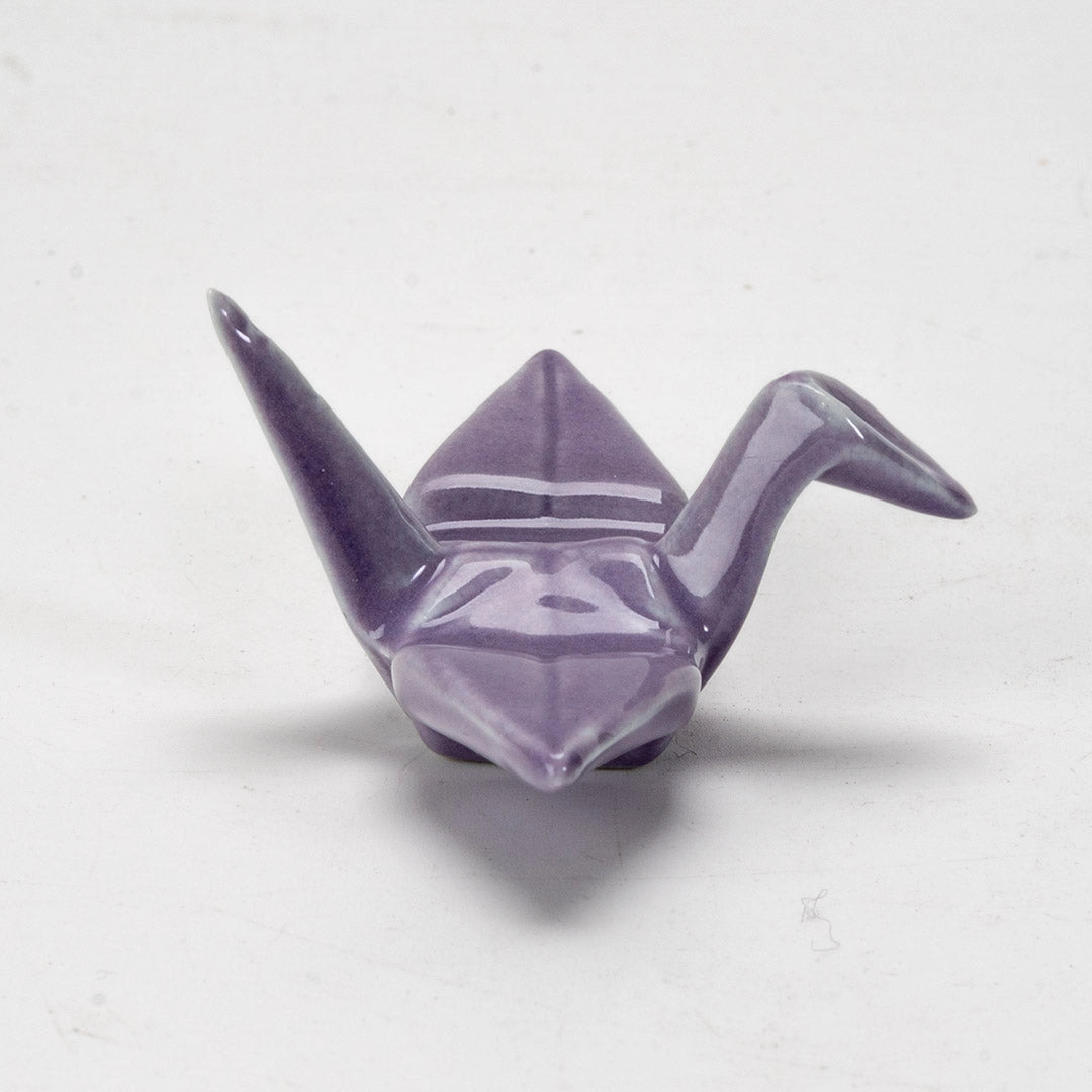 These cute ceramic rests are a perfect stationery addition to your desk! Use them for pens, paint brushes, or take them to your kitchen as a chopstick rest!
Size:2"L
Material: Porcelain
Weight: 1.6 oz
Origin: China