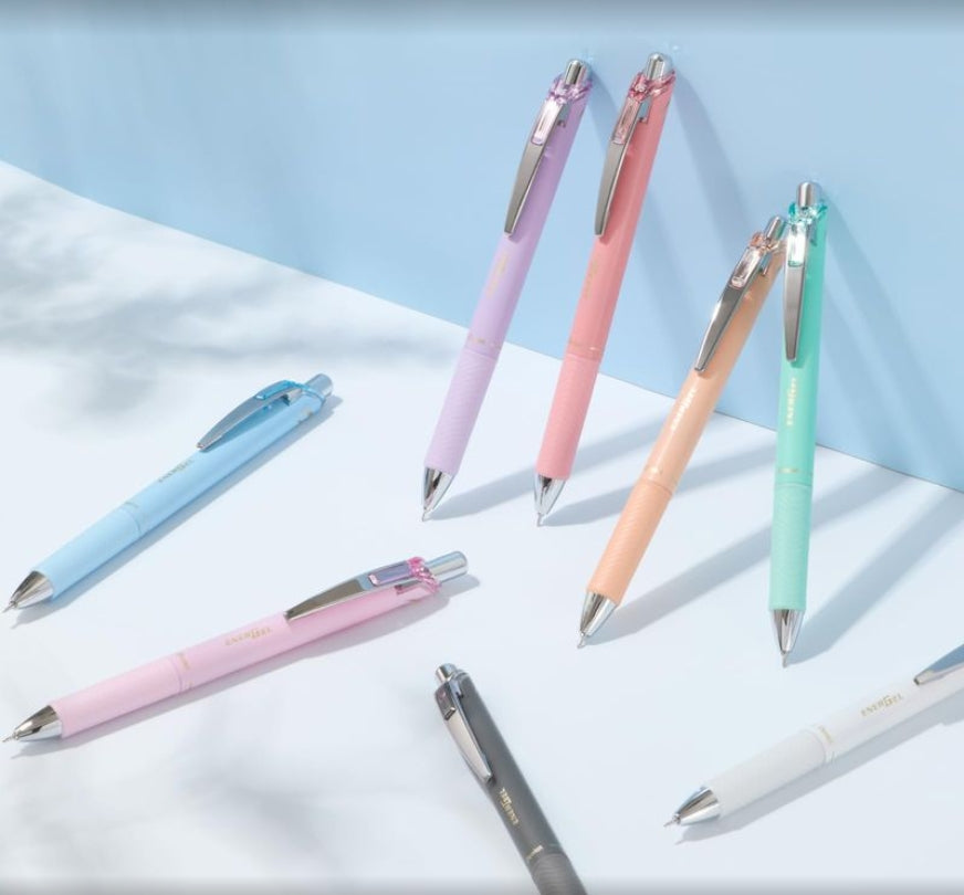 Pentel Energel Limited Edition 7 Color Set - Kohare
This is a set of 7 colors featuring Energel's limited edition design "Kohare." The soft colors of "Energel Kohare" gently add color to your schedule booklets and materials.
0.5mm
7 colors: Starlight/Peach Drop Red/Wind Poem Green/Sunny Orange/Flower Layer Pink/Gentle Breeze Blue/Hydrangea Purple