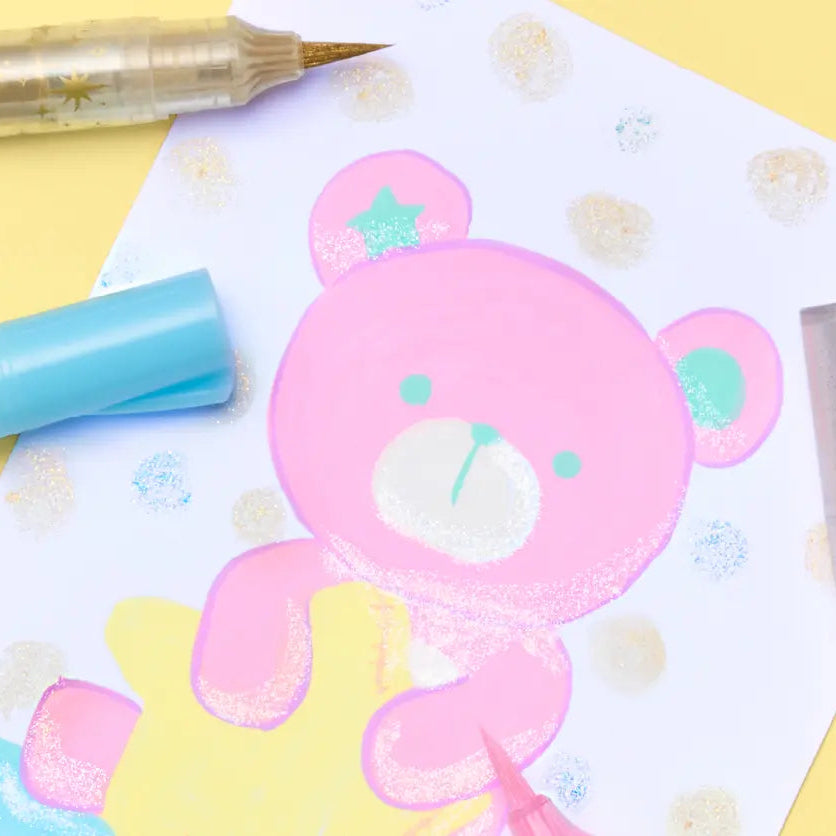 This is a limited edition starter set that combines the original multi-case with one color of Starflake Blush and two colors of "Milky Blush". It also comes with a leaflet with tips and examples for color matching.
Starflake Blush Glitter-only brush pen
The base ink is colorless and transparent, so you can draw on top of text and illustrations. In addition, by layering the glitter, it is easy to adjust the amount of glitter, allowing you to freely create your desired level of brilliance.