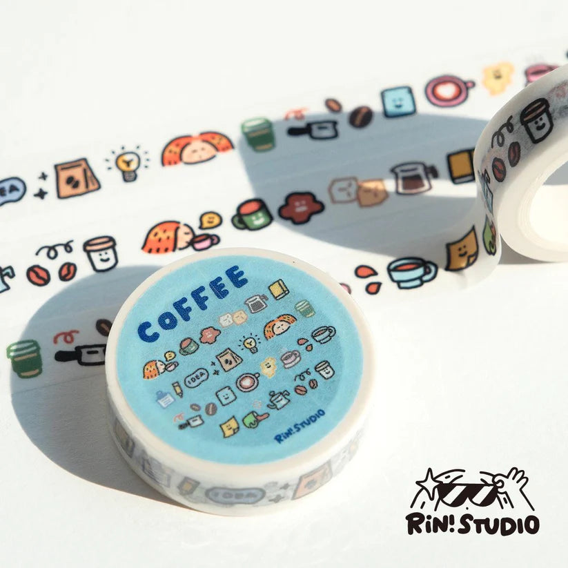 Coffee Mini:
Are you a coffee lover, would you say no to a beautiful latte? Or you are more like a cold brew person? Or you just like it simple and black.
Here we have the coffee mini washi tape, it brings you all the elements related to coffee.
My dear coffee lovers, what are you waiting for?