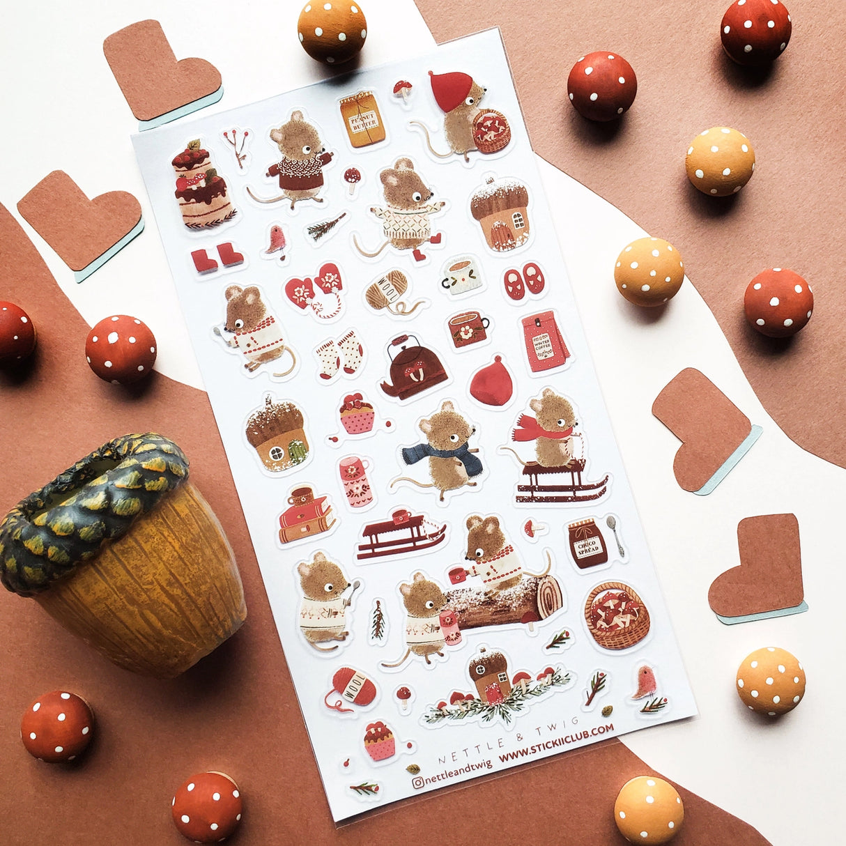 🐭☕️ Cozy up with @nettleandtwig’s snug little mouse village, where winter days are filled with woolly sweaters, steaming cocoa, and muffins fresh from the oven! Among snow-dusted acorn cottages, these tiny friends spend their time sledding, knitting, and sharing warm moments by the fire.
Top Coating: None
Adhesive Layer: PVC (plastic)
Backing Layer: Clear PET
6.69" x 3.54".
Weight - 0.03lbs.
1 sheet included 