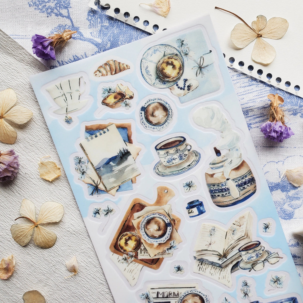 STICKII Peaceful Tea Time Sticker Sheet
☕🌸 Start your day with the calm beauty of @alena_maslyana's serene morning moments. With delicate cups of tea, warm croissants, and cozy notebooks, this peaceful sheet captures the perfect quiet morning