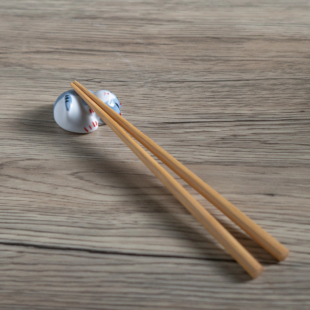 Sleepy Grey Cat Chopsticks Rest
Porcelain gray sleepy cat chopstick rest / pen rest.