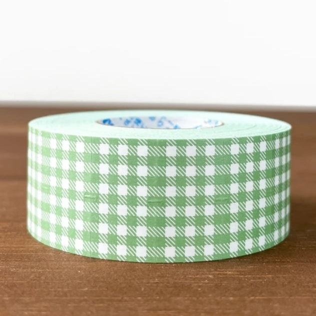 Stamp Marche Gingham Label Sticker Roll - Dusty Green
Label stickers with Stamp Marche original designs. These are stickers originally for price tag applicators,now featuring a gingham check pattern! They can also be used to seal letters and envelopes, or as decorative materials for your planner. Fold them in half to use as index stickers or write or stamp them. Each pack contains 1,000 stickers with the same design, making them ideal for daily use or sharing.
Product Size: Approx. 55 x 21.6 mm