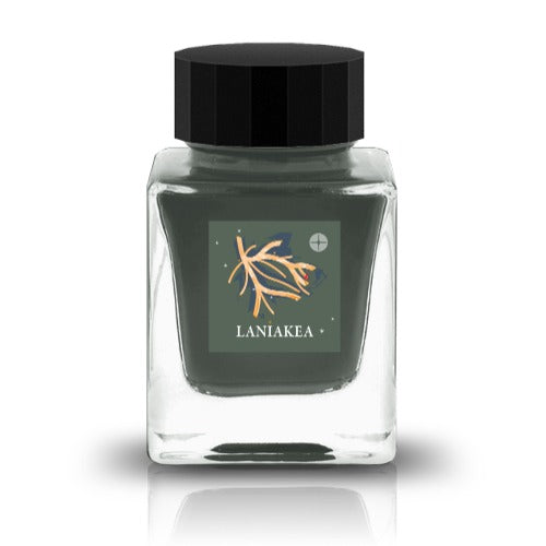 LANIAKEA
LANIAKEA is part of the Deeep Field collection, designed to deliver a rich, multi-layered writing experience with a unique shading effect. The Deeep Field collection continues the cosmic narrative first introduced in the Deeep Space series, with both lines drawing inspiration from the beauty and mystery of celestial bodies.
30ml