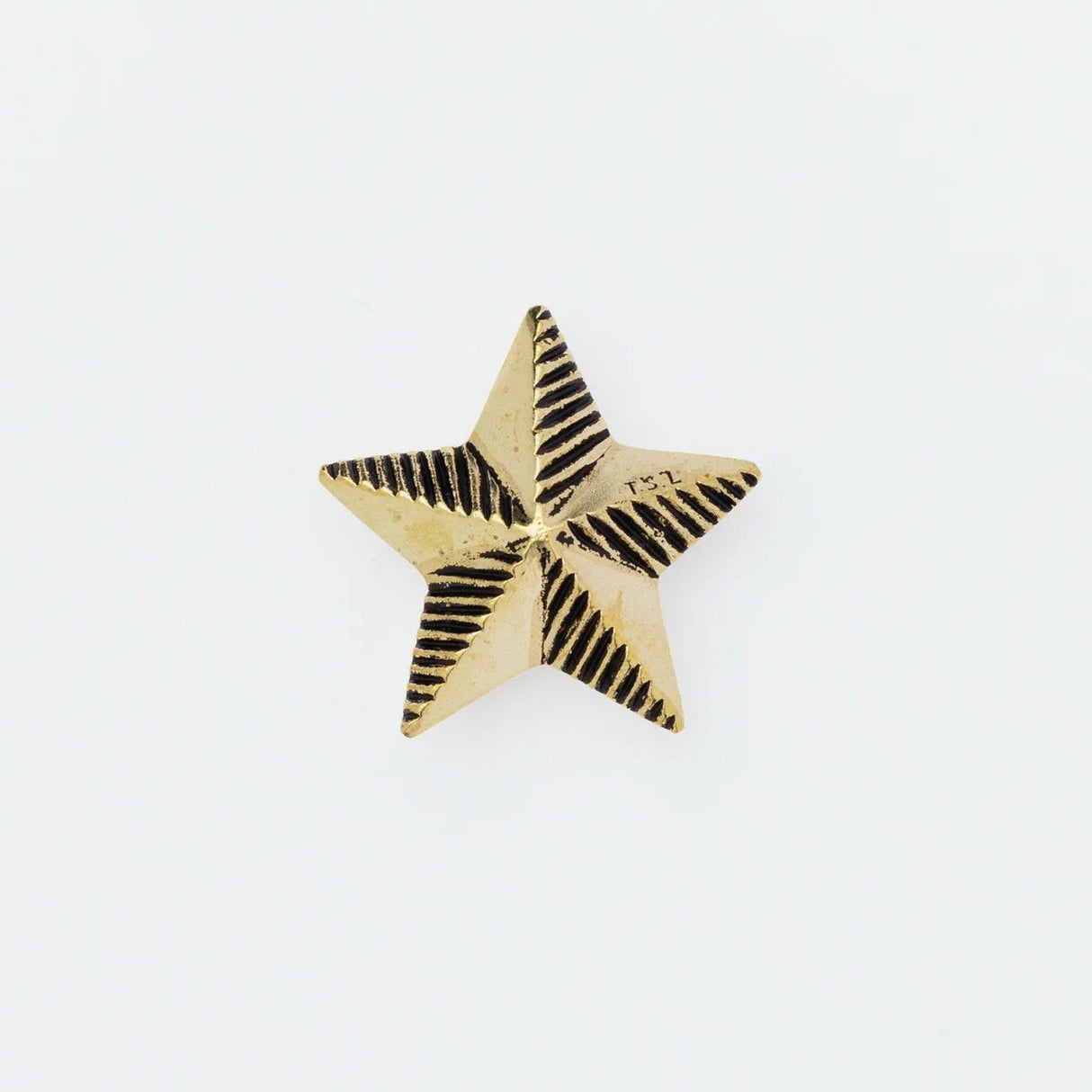 The SUPERIOR LABOR Brass Concho is a stylish, functional accessory designed to add a touch of flair to everyday life. Crafted from solid brass, it is available in multiple designs including circle, star, oval, and heart.
