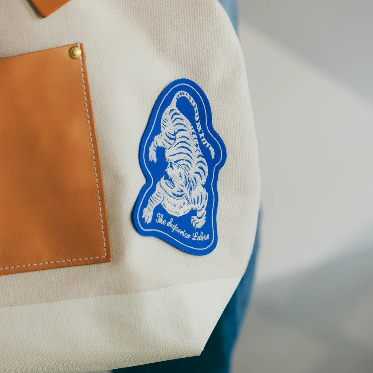 TSL original patch. Perfect to decorate your bag, clothes, or journals!
Size: W 9×H 13cm
Canvas Products
Painted areas may be affected by friction or water, which can cause color transfer. Please handle with care.