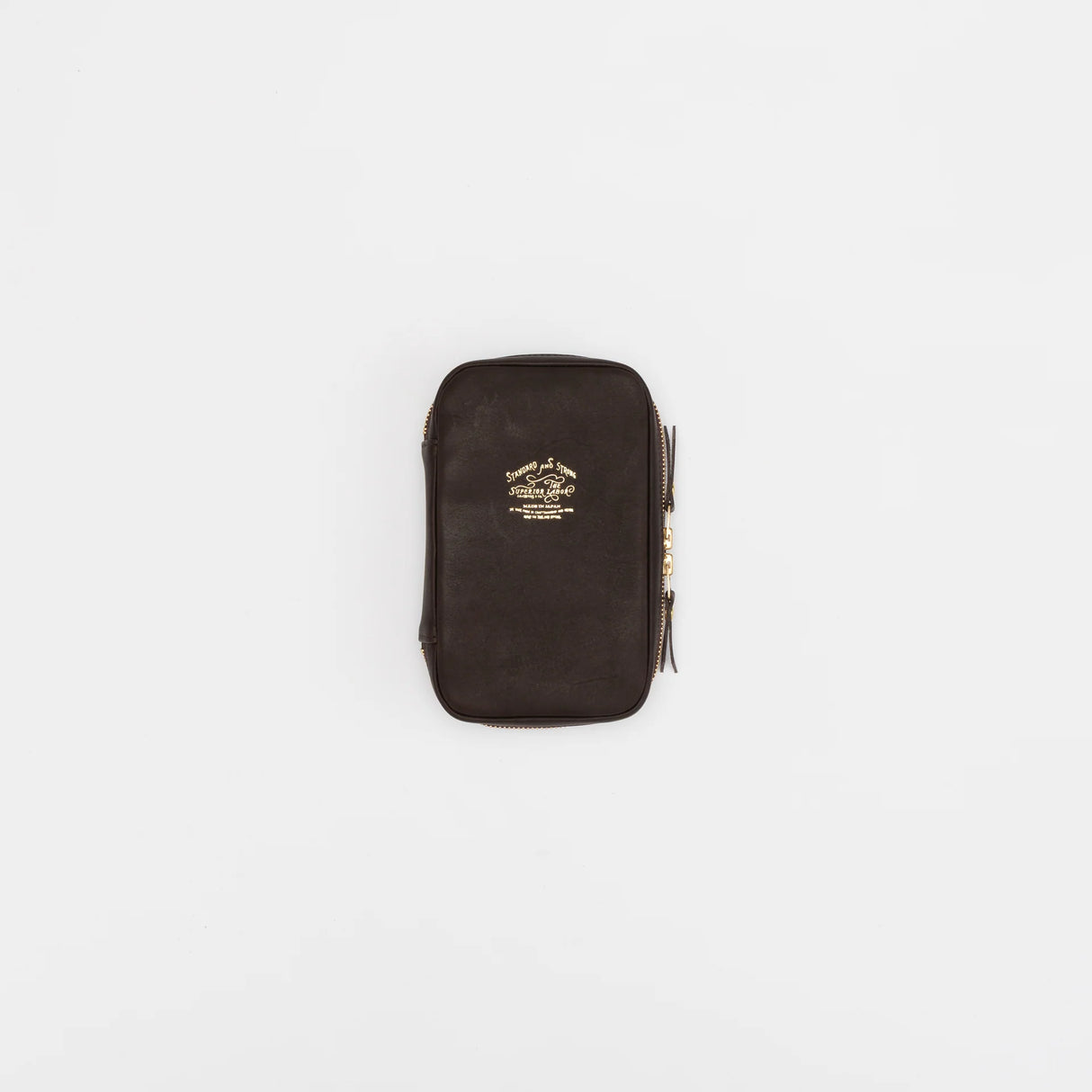 We crafted this leather case for those who love to write —for people who value the quiet moments spent with pen and paper.
Open it up, and on the right side, every surface that touches your precious pens is lined with soft suede, gently protecting them from scratches. On the left, two rows of pockets hold your memo pads, casual pens, or other writing companions, keeping everything neatly in place and ready whenever inspiration strikes.
Size: W13×H20×D4.5cm
About the Leather – Japanese Glove Leather