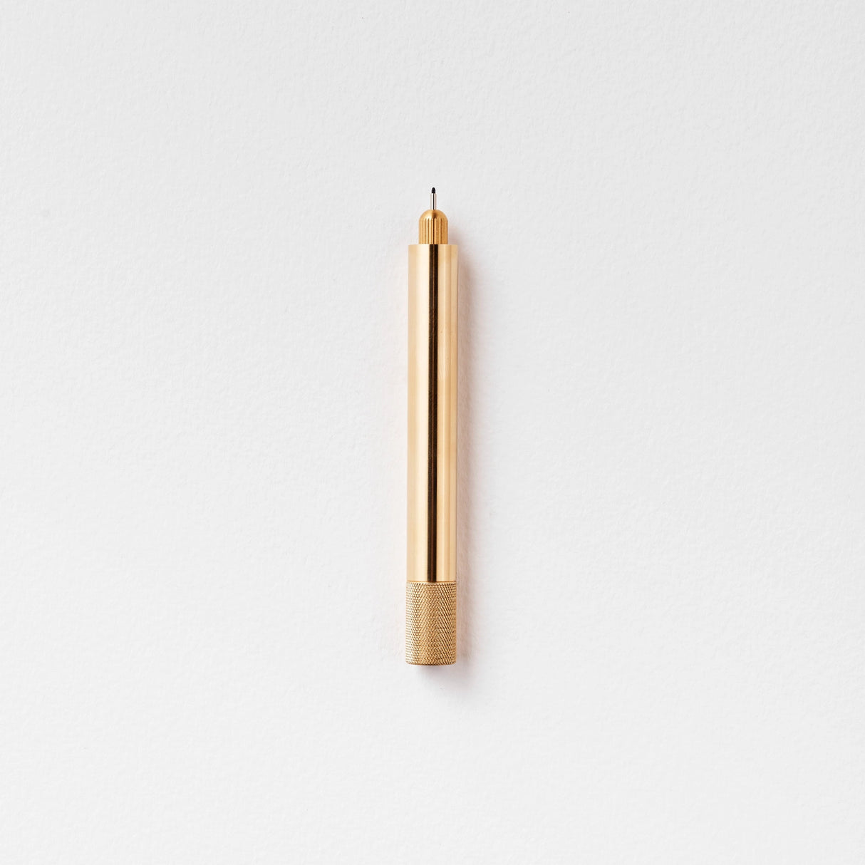 Tom's Studio - Lumos Mini Refillable Pen - Brass
A Mini Pen for Your Big Ideas
Introducing the Lumos Brass: Special Edition, where exceptional British craftsmanship meets iconic design. Infinitely refillable fineliner, writing, and brush pen, including 11 interchangeable tips. Tom designed the Lumos as an answer to disposable pens. One of the biggest culprits is the humble biro, of which the unfathomable number of 100 Billion now reside in landfill!