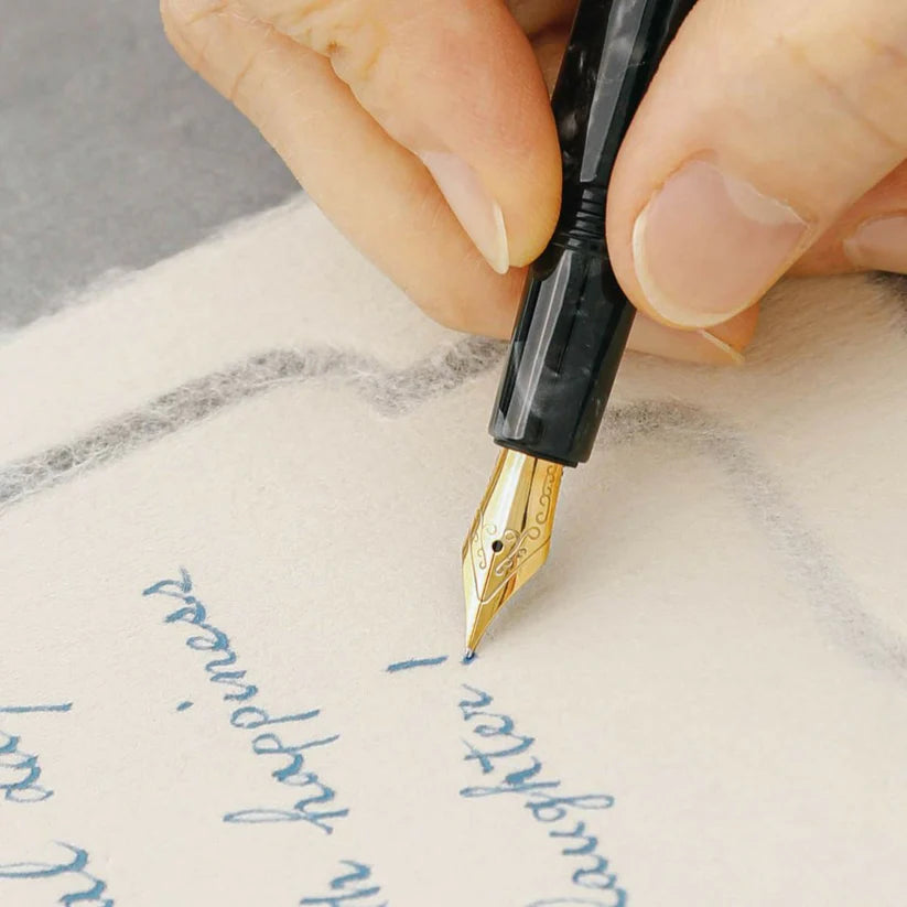 Marbled Fountain Pen (ATTACHÉ) Black