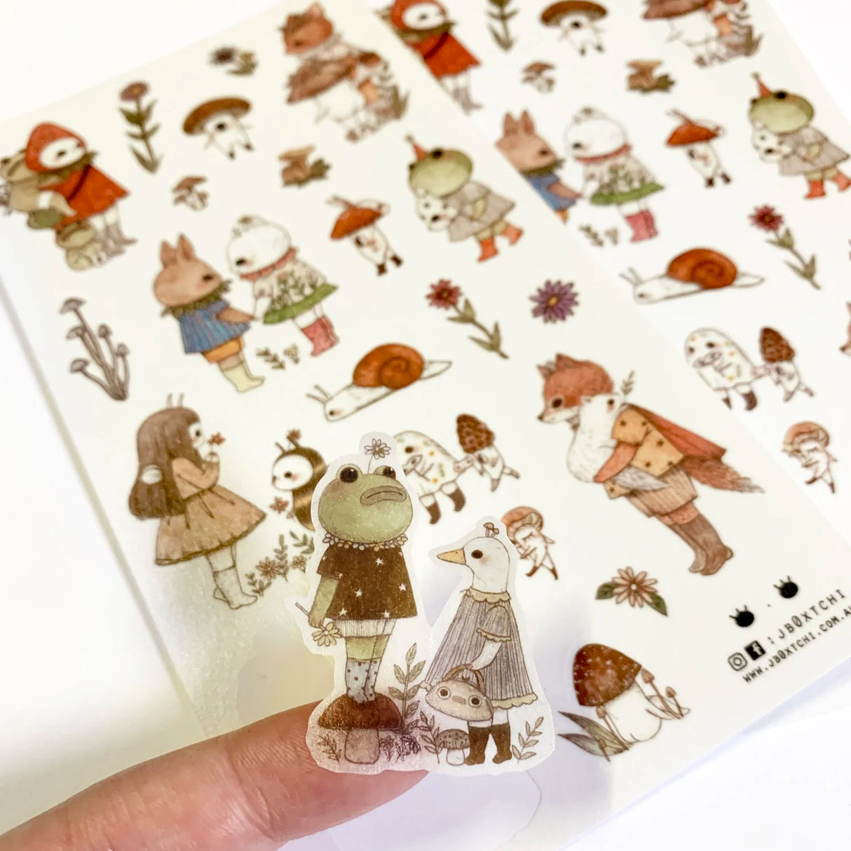 This whimsical themed washi sticker sheet was illustrated by jb0xtchi (Jessica Ng). jb0xtchi creates stationary and small trinkets from whimsical ideas in the form of painting using ink, watercolour, and gouache.
Washi Material Sticker Sheet
Height: 170mm x Width: 90mm
Includes 1 sticker sheet