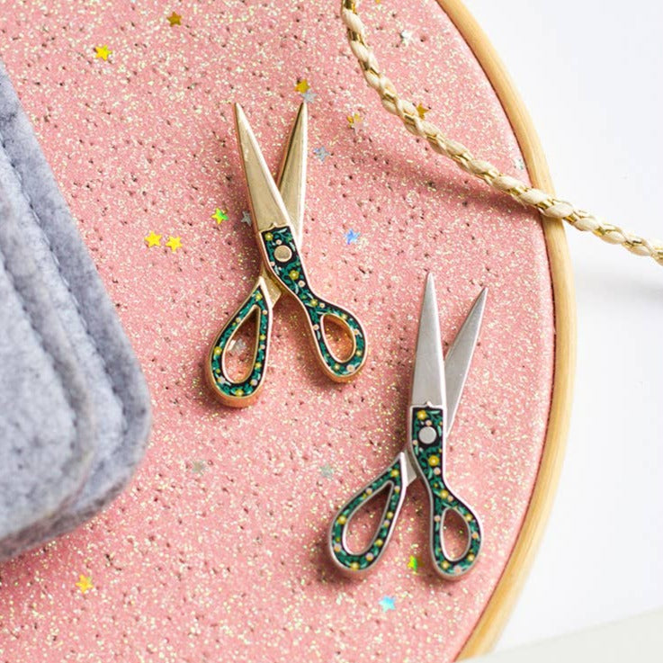 Scissors (Interactive) Enamel Pin