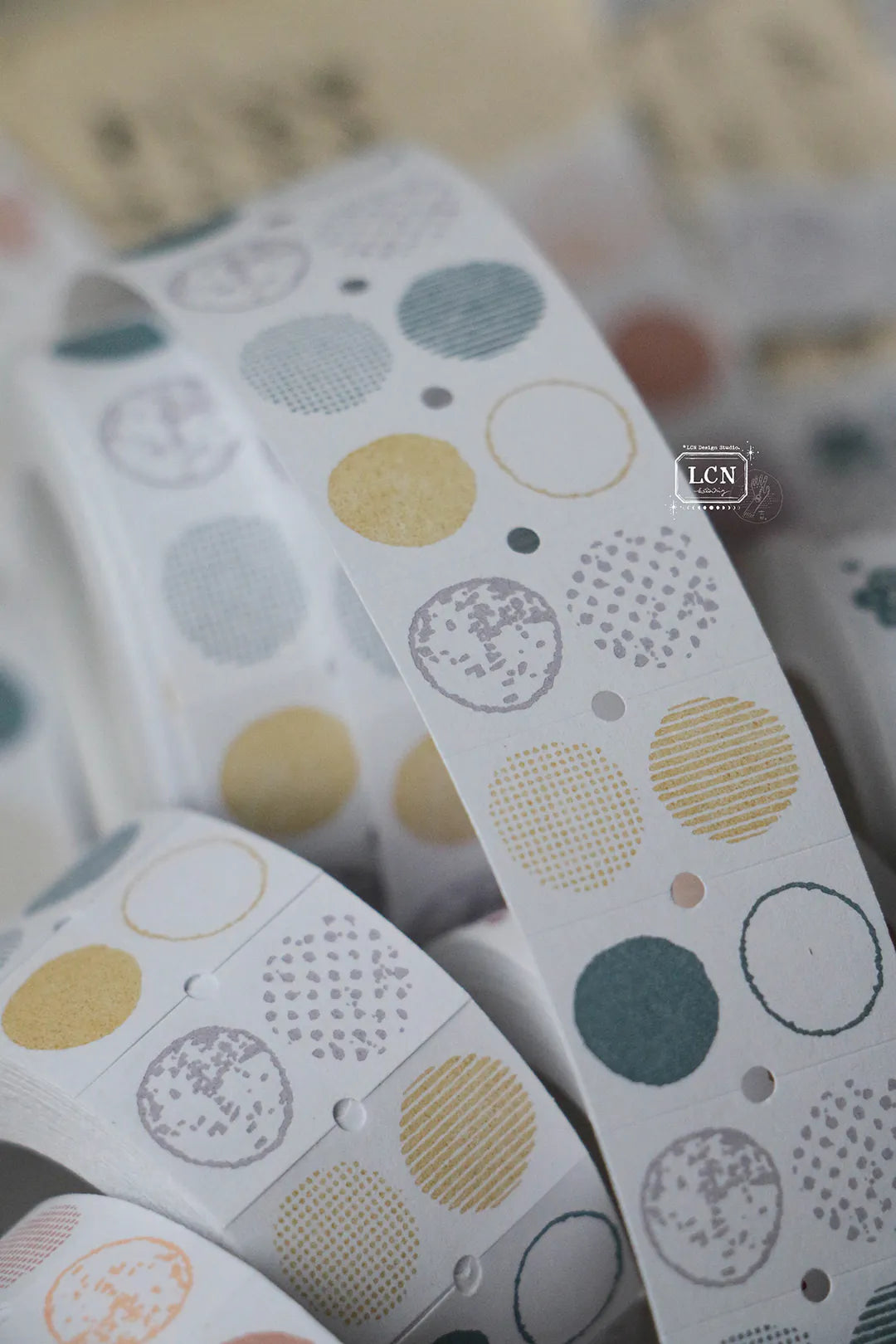 LCN Label Sticker Roll - Circle Earth Tone
