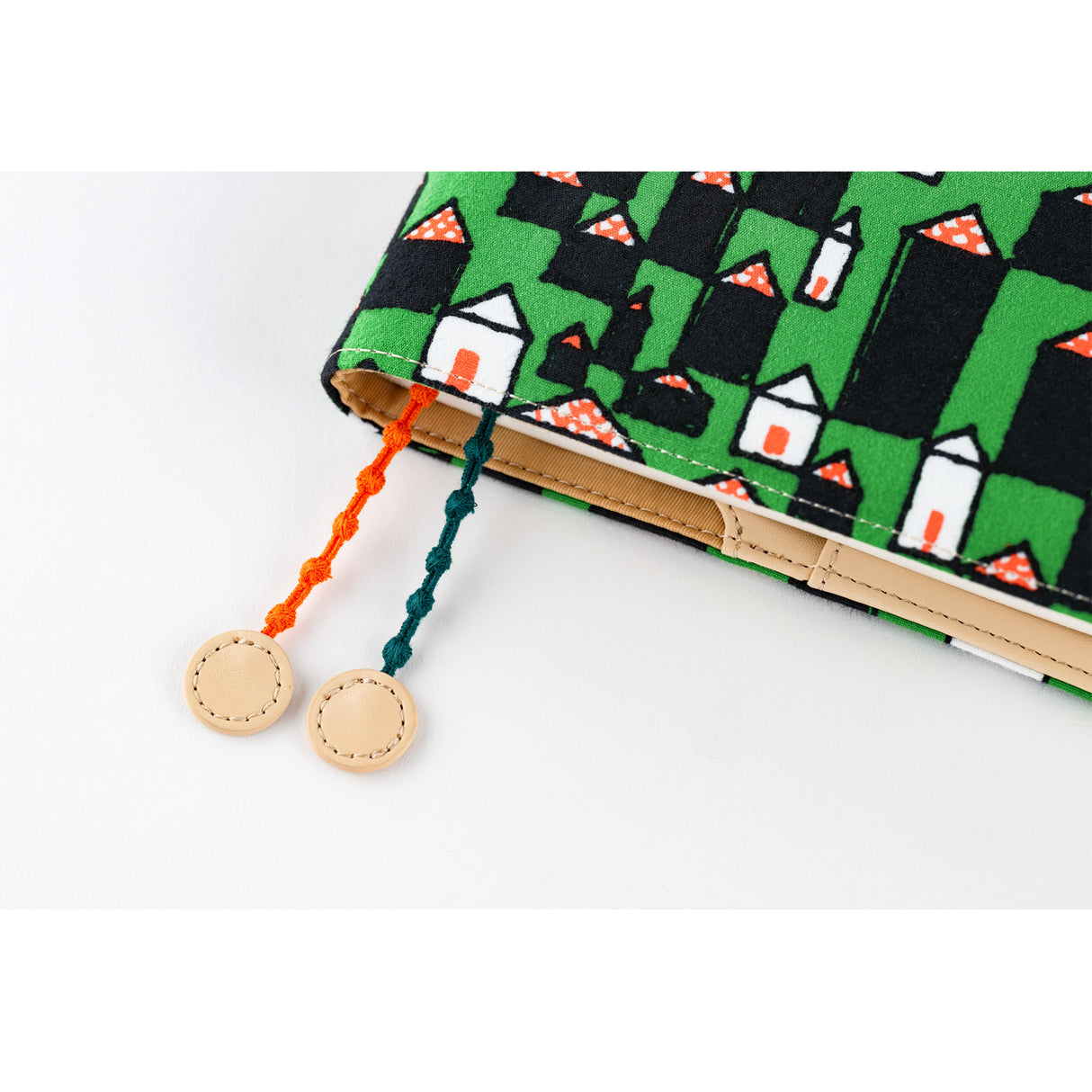 Hobonichi 2026 A5 Cover - minä perhonen hütte