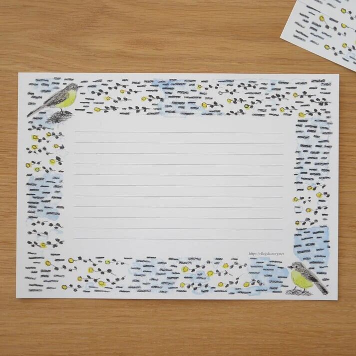 Featuring charming watercolor of various birds from Japanese illustrator 4legs

It is a convenient size that is not too big or too small.&nbsp;You can use it&nbsp;as a communication tool for small thank you and announcements.&nbsp;It is a great gift for people who like paper.&nbsp;The gorgeous and gentle designs&nbsp;will make you feel warm and fuzzy.&nbsp;

Contents: 40 sheets (10 types x 4 sheets each)
Size: A5 size (148mm×210mm)