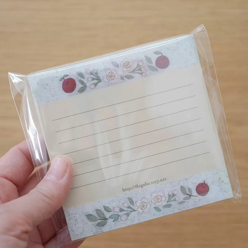 Featuring charming watercolor of cats with flowers and plants from Japanese illustrator 4legs

It is a convenient size that is not too big or too small.&nbsp;Please use it&nbsp;as a communication tool for small thank you and announcements.&nbsp;There are no lines on the front side, so&nbsp;you can use it freely as&nbsp;a shop card or business card&nbsp;with stamps and stickers&nbsp;as well as memos and letters.&nbsp;It is a great gift for people who like paper.&nbsp;The gorgeous and gentle designs&nbsp;will