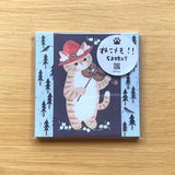 Featuring charming watercolor of a cat playing the violin from Japanese illustrator 4legs

It is a convenient size that is not too big or too small.&nbsp;Please use it&nbsp;as a communication tool for small thank you and announcements.&nbsp;There are no lines on the front side, so&nbsp;you can use it freely as&nbsp;a shop card or business card&nbsp;with stamps and stickers&nbsp;as well as memos and letters.&nbsp;It is a great gift for people who like paper.&nbsp;The gorgeous and gentle designs&nbsp;will mak