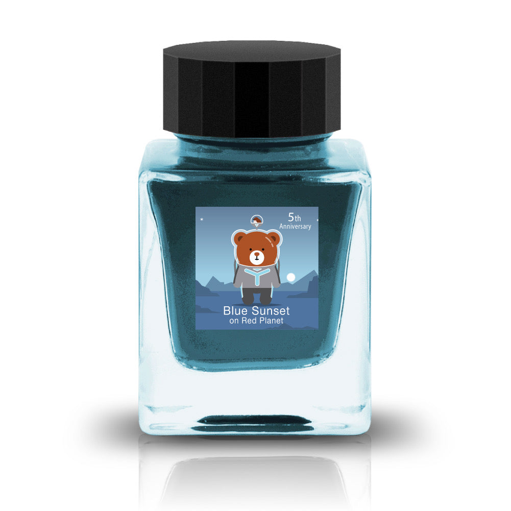 Blue Sunset on Red Planet Ink

The 2 inks in the 5th anniversary collection celebrate 5 years of TONO &amp; LIMS. This collection was released during the "A Space Walk" event in Tokyo in 2023 and continues the space theme.

Light Blue

30ml