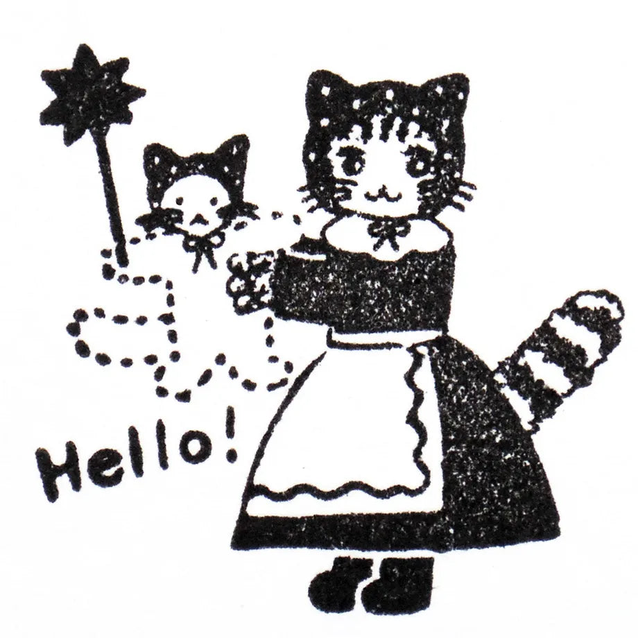 Stamp by illustrator Aiko Fukawa.
The cat holding a fluffy stuffed animal is absolutely adorable.
It adds a cute touch to the little blank space on cards or notebooks.