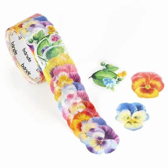 BANDE's popular patterns is back in print! Appearing in the early days of BANDE, this flower sticker combines brightly colored pansies with small flowers. If you stick it along the borders of your notebook or notebook, you can create a decoration that will make you smile, as if you are gathered on a perch.