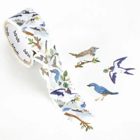 BANDE's popular pattern is back in print! Beautiful feathered birds flying freely through the embroidery forest. If you stick it along the borders of your notebook or notebook, you can create a decoration that will make you smile, as if you are gathered on a perch.
Also a gift for bird lovers.