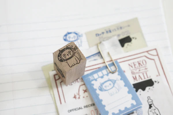 Size: approximately 2cm x 2cm


The stamps are made of industrial high grade red rubber with the finest details. As all stamps are assembled, cut, sanded by hand, size and shape may vary slightly. Wood material will differ depending on what the forest elves bring!

Stamps might be slightly stained because of quality tests during the process, but it will not affect your stamping color.&nbsp;