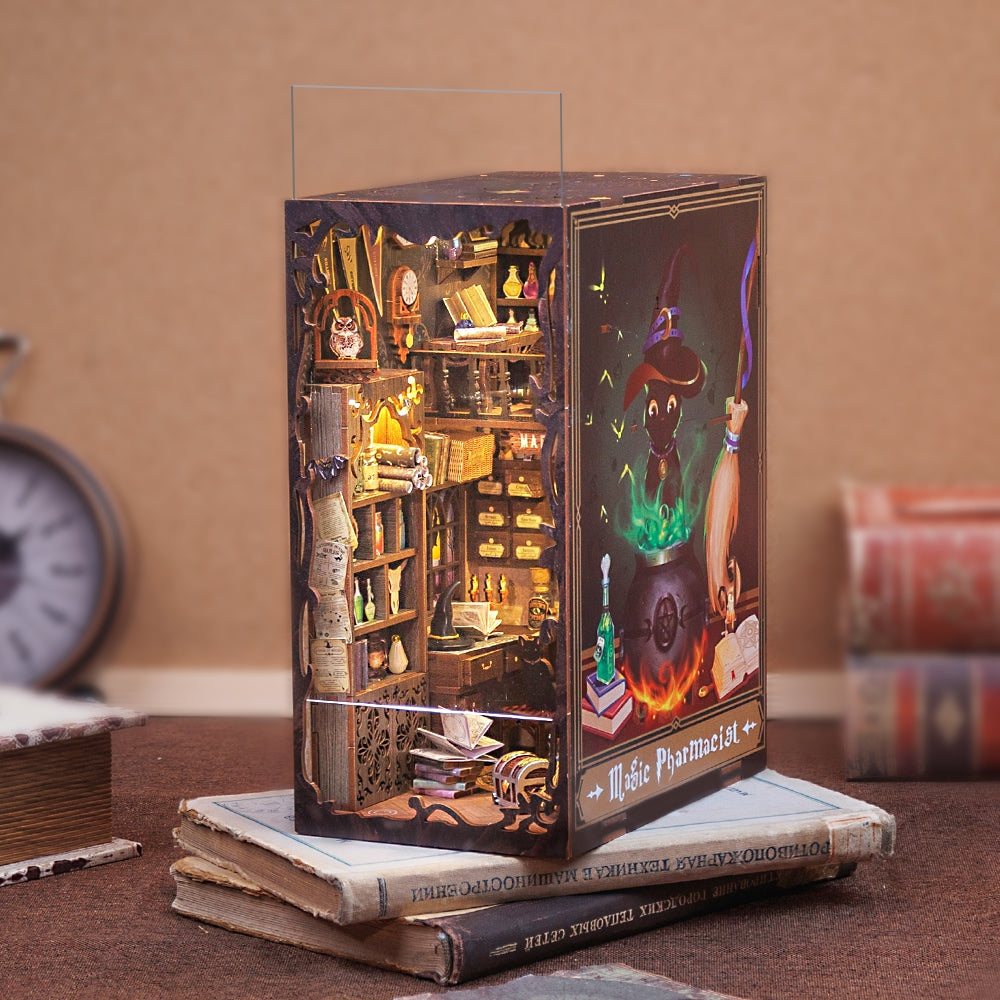 Kit Book Nook: Farmacéutico mágico con funda protectora