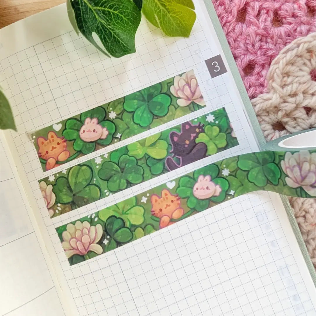 A washi tape inspired by spring clovers! Each roll of washi tape is 15mm (approximately 0.59 inches) wide and 10 meters (approximately 10.9 yards) long.

Washi tapes have a small labeling sticker with branding and design, but without extra packaging.