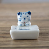 These cute ceramic rests are a perfect stationery addition to your desk! Use them for pens, paint brushes, or take them to your kitchen as a chopstick rest!
