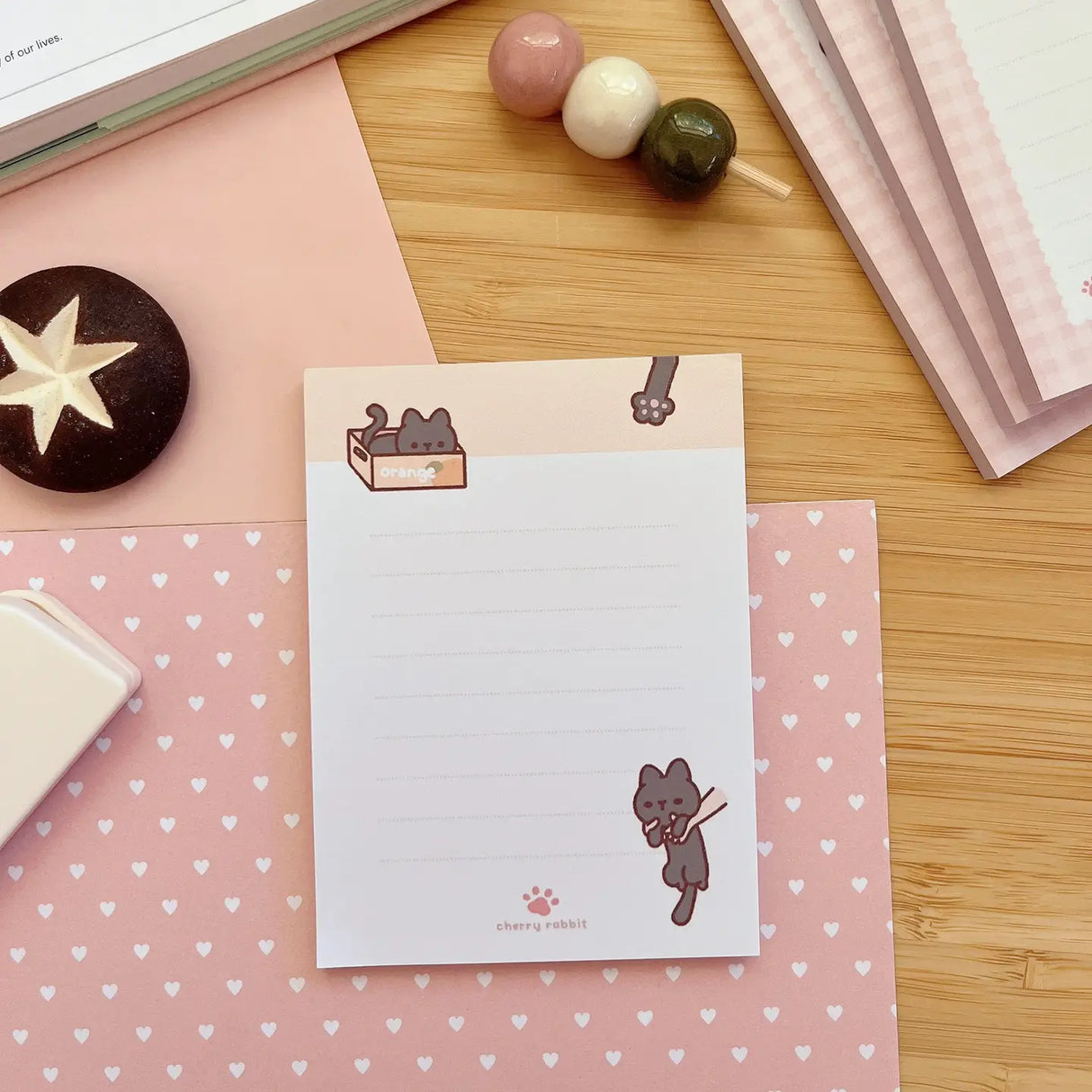 Write down your to do list, grocery list, plants to buy list… whatever kind of list you want! 📝✨

Tear-able sheets
50 sheets per pad
Size: 6.5 x 9 cm